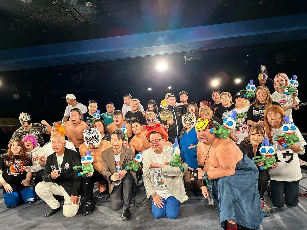 のインスタグラム：「昨日のアズーリ祭ご来場ありがとうございました。  セコンドだけど久しぶりに会場の雰囲気を味わえた。  そして、やっぱり暴走してしまった…  早く試合がしたい。  復帰できるようにトレーニング頑張ります！！  @azpanfm   @yumiko_hotta  @t_hearts2020  #堀田祐美子 #yumikohotta  #prowrestling  #プロレス #womansprowrestling  #女子プロレス  #hearts82 #thearts  #鳥越アズーリfm  #アズーリ祭」