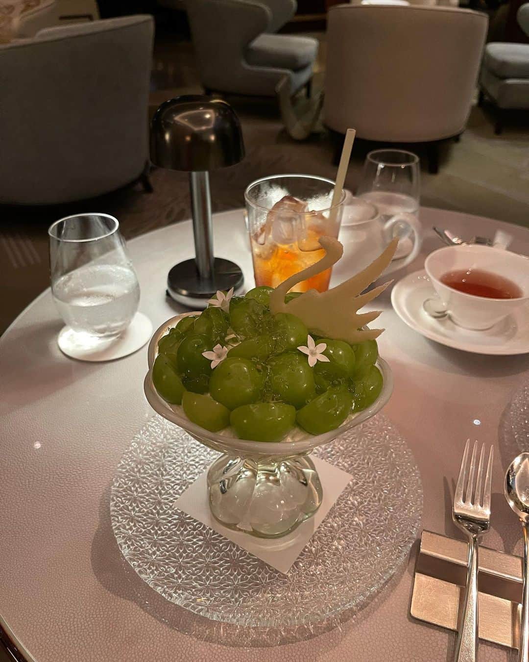 大坪はるらのインスタグラム：「念願の。 しっかり秋を堪能💎  #palacehotel」