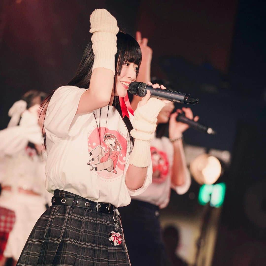 のインスタグラム：「生誕祭ライブ写真📸 橋本美桜( @mio_ebichan )  #白キャン #真っ白なキャンバス #idol #アイドル #アイドルライブ #橋本美桜」