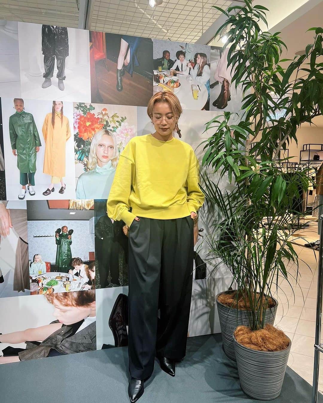 平アスカのインスタグラム：「いつかのコーデ💛🖤 . . @todayful_ のタックパンツはわたしも制服になるとおもう へへ . . . #y3 #todayful #asuca_fashion #ootd #code #alm #shoes #170cmコーデ」