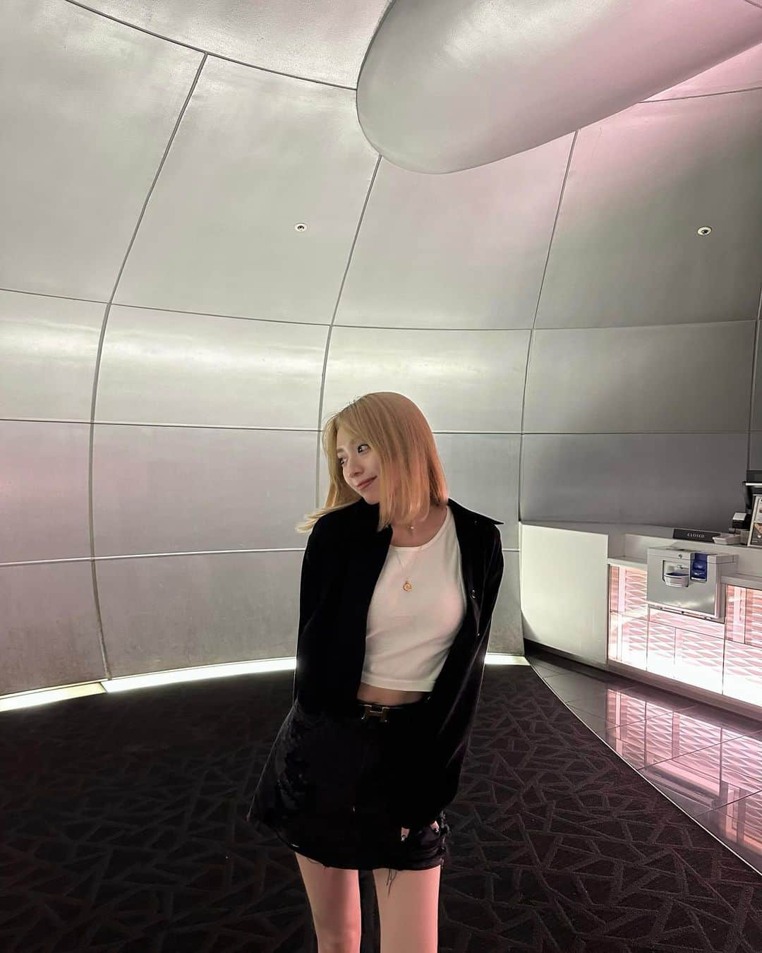 内藤るなさんのインスタグラム写真 - (内藤るなInstagram)「The Eras Tour 最高すぎ :’) IMAXと悩んだけどDolby-ATMOSで観てみた🪩🖤」10月16日 22時46分 - lunaoon67