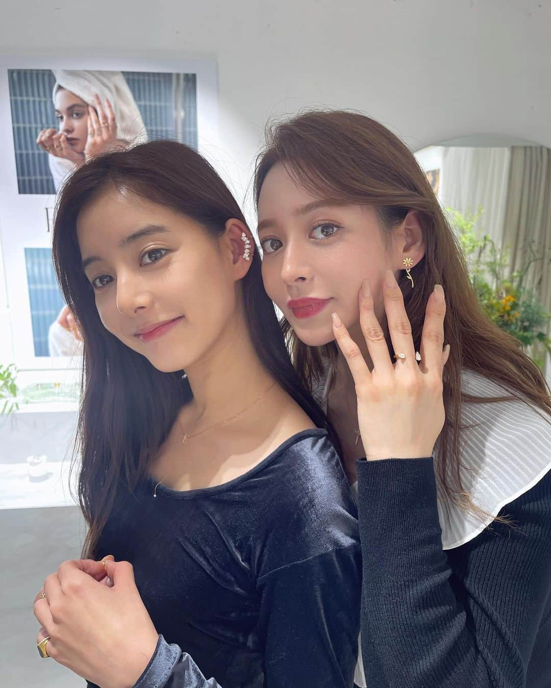 新木優子さんのインスタグラム写真 - (新木優子Instagram)「萌ちゃんジュエリー💎の展示会に滑り込みで行くことができた☺️♡ 愛用してる @pensees_jewelry ネックレスに合いそうな、アイテムたくさんでした♡  #PR #ootd #fashion #jewelry」10月16日 22時52分 - yuuuuukko_