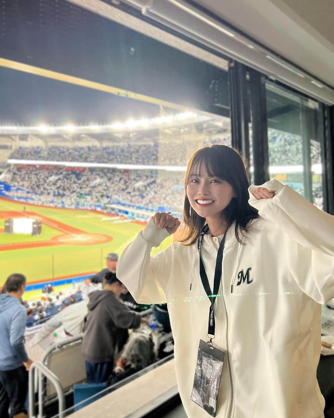 吉田恵美さんのインスタグラム写真 - (吉田恵美Instagram)「劇的逆転勝利。 本当に感動しました。  野球って最高だ！！ CSファイナル進出おめでとうございます！  #chibalotte #千葉ロッテマリーンズ」10月16日 22時58分 - _yoshida_megumi