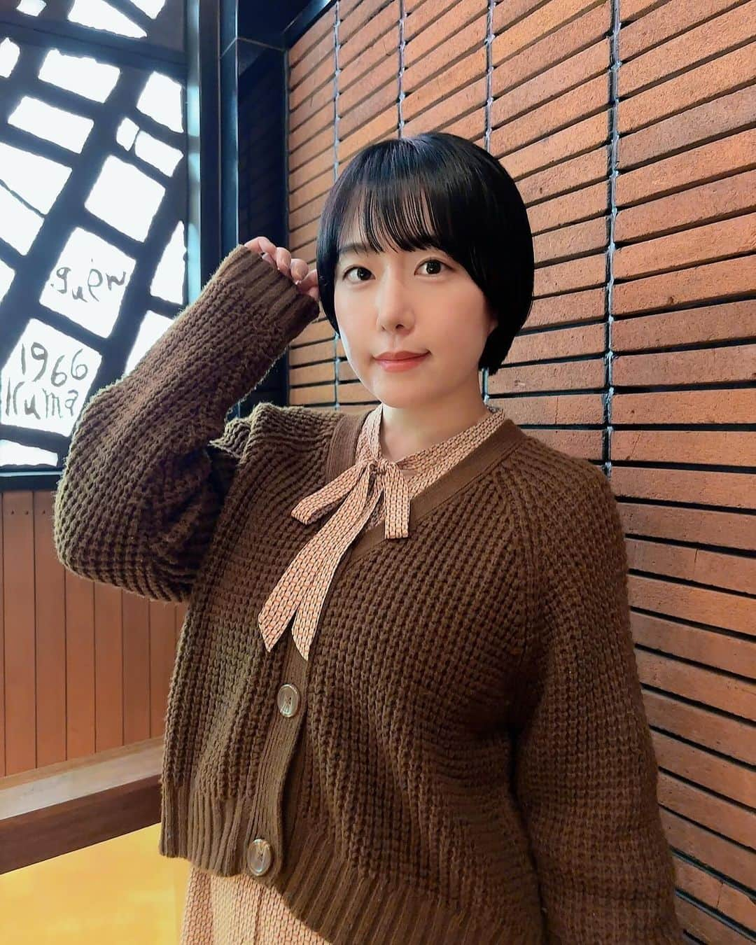 蒼井まやさんのインスタグラム写真 - (蒼井まやInstagram)「. 親友のために10ヶ月伸ばした髪の毛を切りました✂️ やっぱりショートしか勝たんなぁ♡  #ショートカット #ショートヘア #ショートスタイル #ショート女子 #ショートヘアー #ショートカット女子 #ショートヘア女子 #ショートヘアー女子 #東京ショートヘア #新宿ショート」10月16日 22時59分 - mayayan_dayo