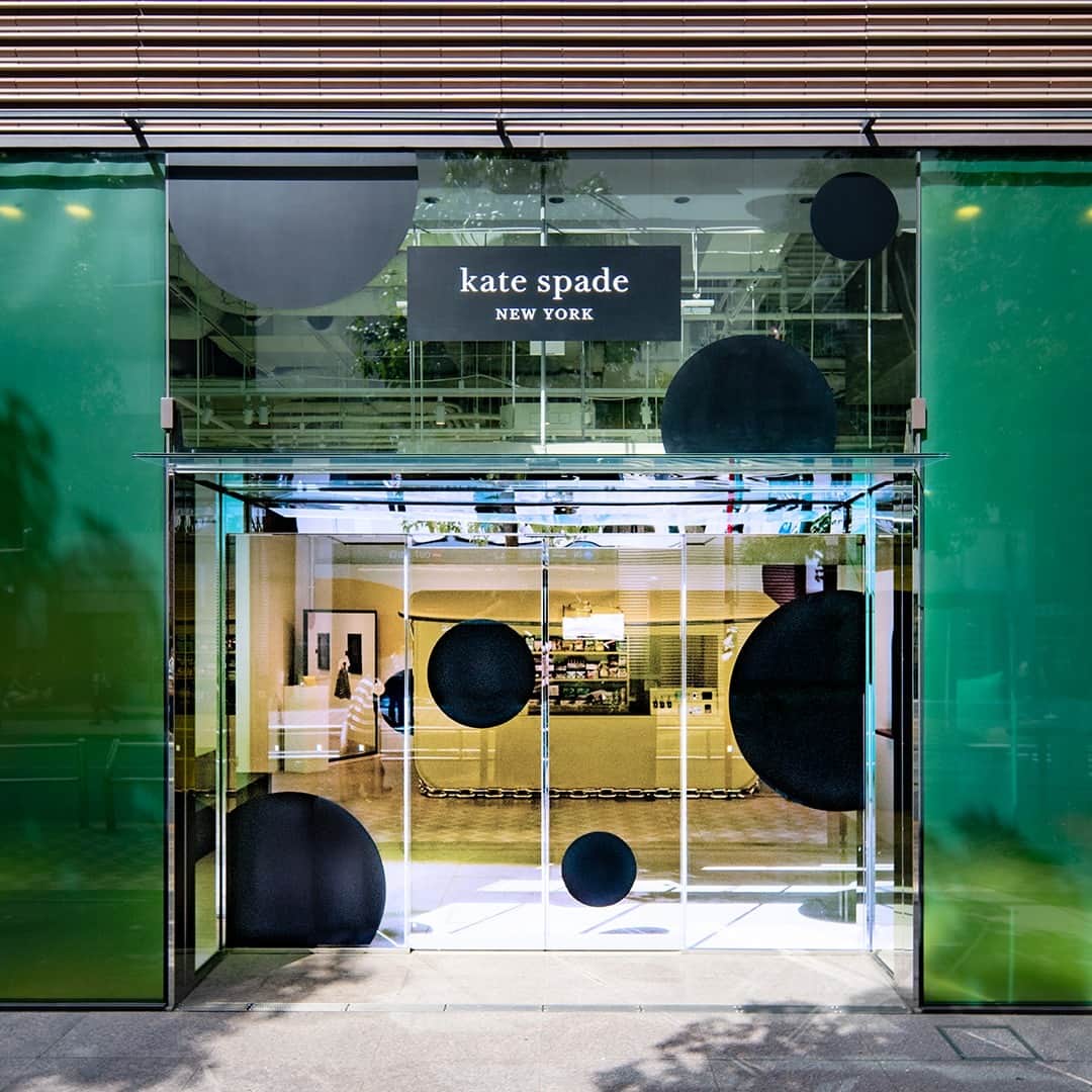 ケイト・スペードのインスタグラム：「Confession: we would live in this larger-than-life Dakota. (Created for an event in one of our Japan stores!) #katespadeny」