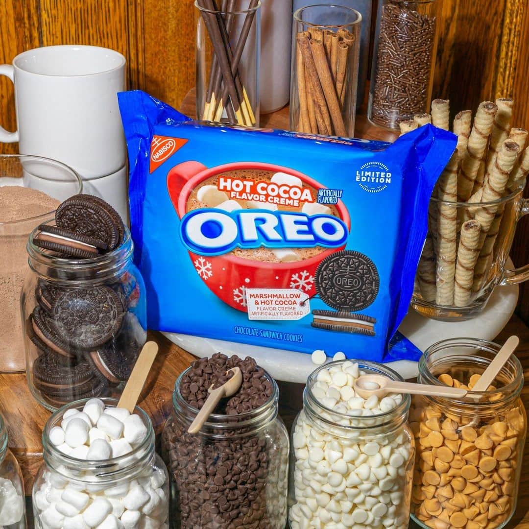 OREOのインスタグラム：「Can’t make a hot cocoa bar without OREO Hot Cocoa ☕️🍫 back on shelves NOW!」