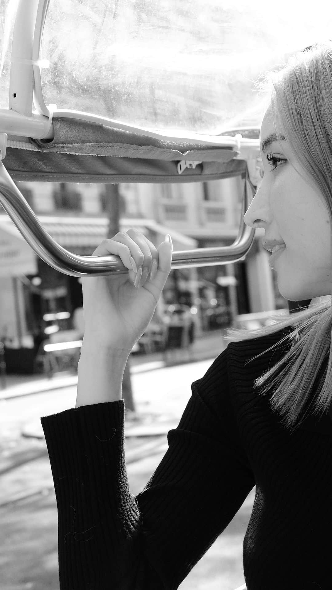 のインスタグラム：「パリの観光地の移動はまさかのトゥクトゥク🛺が便利なことに気づいた🇫🇷😂 気持ちいいし運転荒いからスリル満点、逆走とか普通にしてた笑」