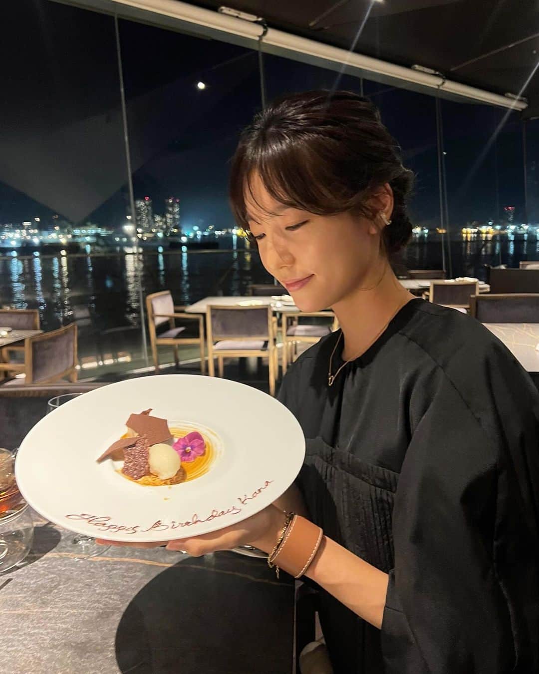 中川可菜のインスタグラム：「🎉✌️👌🎂  26歳も良い年にするゾ🌞❤️‍🔥  応援してくださっているみなさま、いつもありがとうございます🫶  #mybirthday #1016」