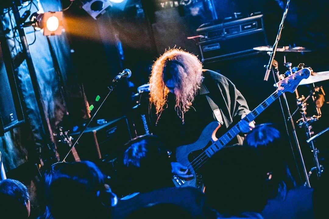 CIVILIANさんのインスタグラム写真 - (CIVILIANInstagram)「2023.10.16  新宿Marble pre.「rocknomukougawa2023」  Photo by @ni__m_   setlist 1.人類教ノスゝメ 2.犬になりたい 3.イエスタデイワンスモア 4.わらけてくるわ 5.せめて綺麗に 6.セントエルモ 7.さよなら以外 8.僕だけの真相 9.覚えていようと思ったよ 10.完璧な人間 11.déclassé」10月16日 23時30分 - civilian_official