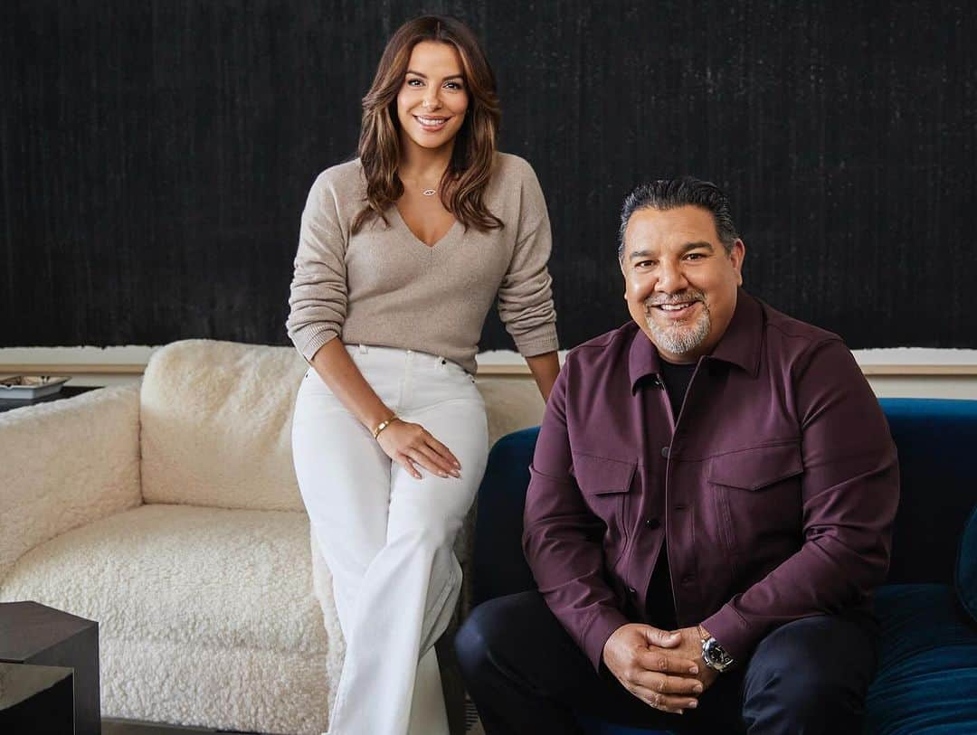 エヴァ・ロンゴリアのインスタグラム：「Beyond thrilled to announce @hyphenatemediagroup alongside my friend and partner, Cris Abrego. Together, we are building a home for visionary content that the world is hungry for. We look forward to supporting culture-defining storytellers as they build their empires. So excited for y’all to see what we have in store. More to come!💥」