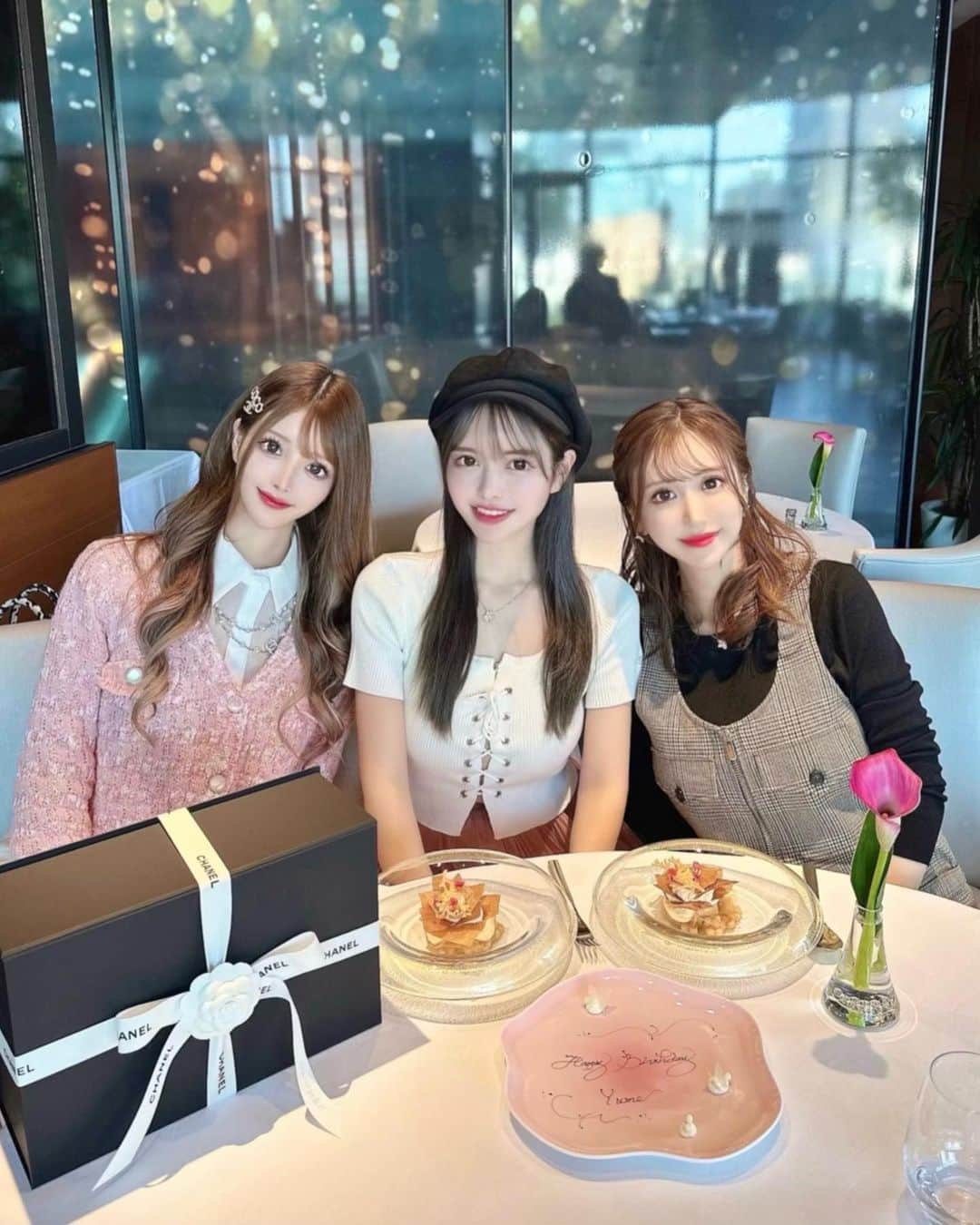 伴かなみのグルメインスタ