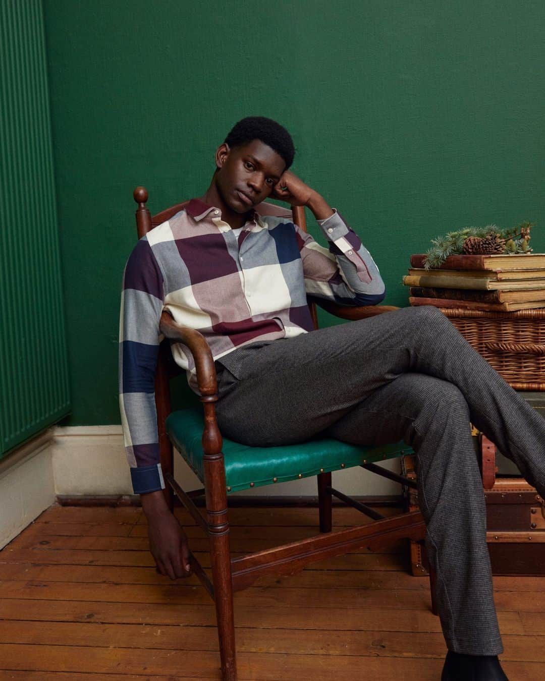 Ted Bakerのインスタグラム：「Things to sit around and look good in.  #TedBaker #AGrandGoodTime」