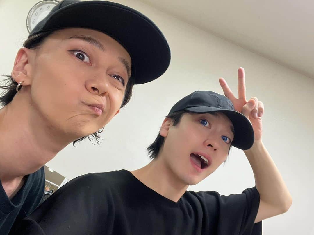 山本一慶さんのインスタグラム写真 - (山本一慶Instagram)「場当たりも終わって！ 明日から本番です！ がんばりまーす😊✨  #あんさんぶるスターズ  #あんスタ #氷鷹北斗 #山本一慶」10月16日 23時28分 - yamamoto_ikkei