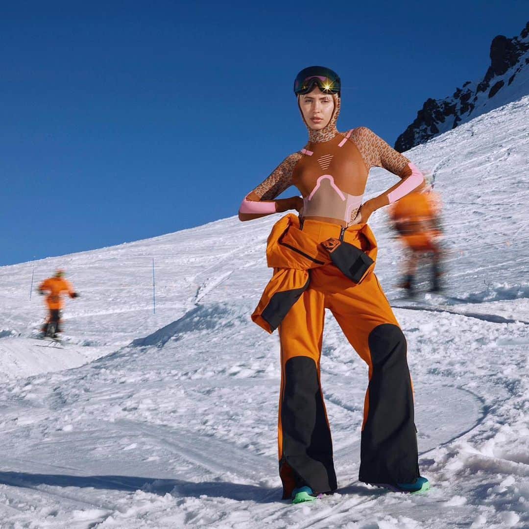 アイリス・ロウのインスタグラム：「⛷️ ski szn @adidaswomen by @stellamccartney X @adidasterrex campaign ⛷️  #createdwithadidas #adidasbystellamccartney #ad」