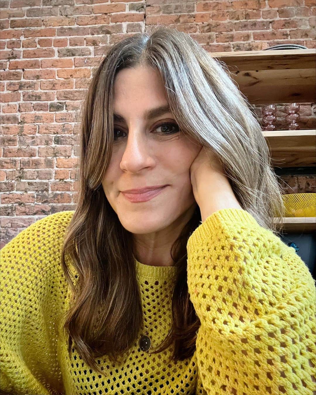 のインスタグラム：「I turned comments off yesterday to protect my sanity but the only drawback is that you guys didn’t get to read all the wonderful messages from people all around the world in my DMs. I’m truly grateful for my little corner of the internet. Comments back on.」