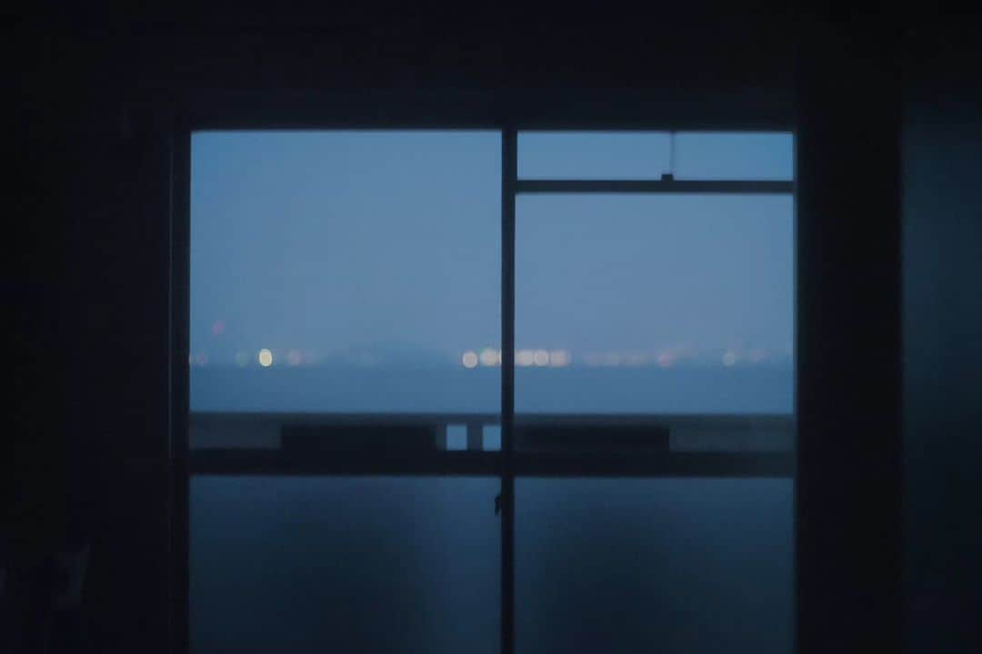 岩倉しおりさんのインスタグラム写真 - (岩倉しおりInstagram)「海が見えるベランダ。⁡ ⁡⁡ ⁡素敵な2人のお家にあそびに行った日。」10月16日 23時55分 - iwakurashiori