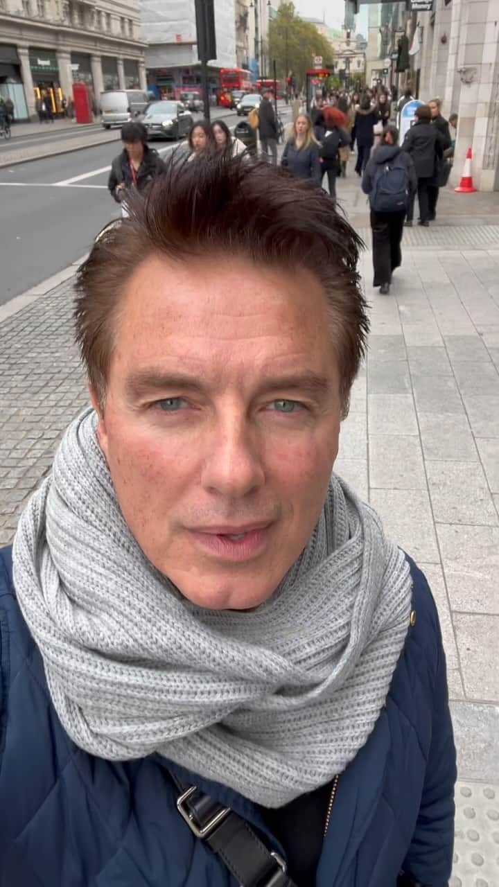 ジョン・バロウマンのインスタグラム：「There are New Ways To Dream, down a Frenzied Blvd.  I am off to see @sunsetblvdmusical tonight. @andrewlloydwebber  . #musical #theatre #westend #movies #sunsetblvd #stage」