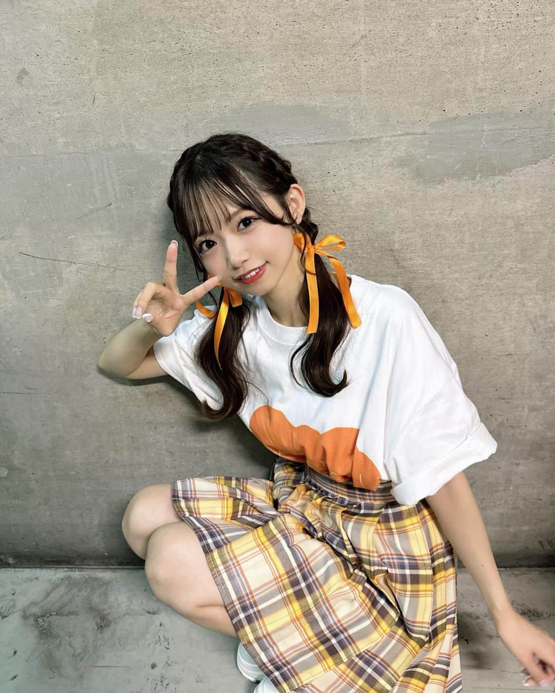 畑美紗起のインスタグラム：「編み込みツインしたよお🎀🧡 奥の生誕祭にて🍰   #ツインテールアレンジ #ツインテール #髪型 #ヘアアレンジ #ヘア #編み込み #編み込みツインテール #編み込み #hair #hairarrange #me #shooting #instagood」