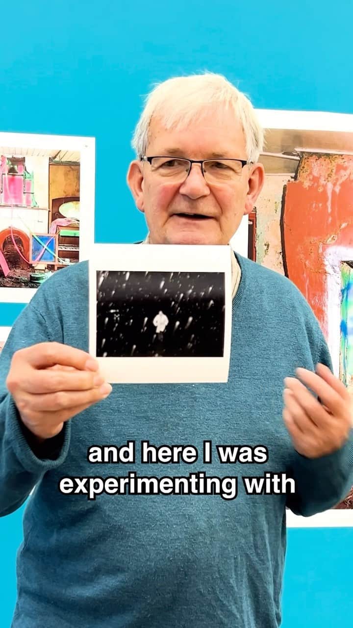 Magnum Photosのインスタグラム：「The next edition of the @MagnumPhotos Square Print Sale is now live, in association with @WorldPressPhoto 🙌 The theme for this edition is Written by Light and the sale will be live until SUN 22 OCT / 11:59 PM EDT ⚡️   Here’s Martin introducing his image in the Square Print Sale 🤓 Link in bio to get your signed Martin Parr print.  Magnum Photos and World Press Photo will be donating a portion of the profits from the sale to the International Committee of the Red Cross (ICRC).」