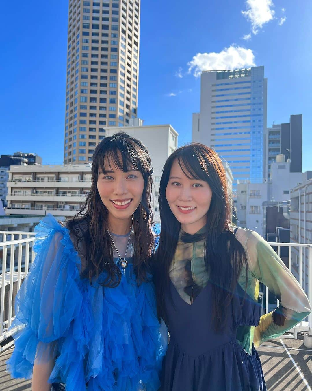 草野絵美さんのインスタグラム写真 - (草野絵美Instagram)「Emi & Miki Kusano Sisters talk 💚 We had the pleasure of being featured on @JINS_Japan's media, JINS PARK. Check out the link in bio to read our story! ✨"  姉妹で初めて対談したよ🪴 @emiksn x @mikikusano  @JINS_Japan のメディア、JINS PARKでぜひ読んでみてください !  thanks 🙏 @dejane_rio  @tomiyuuu_  @neo.9  @tsu_doi」10月17日 0時15分 - emiksn