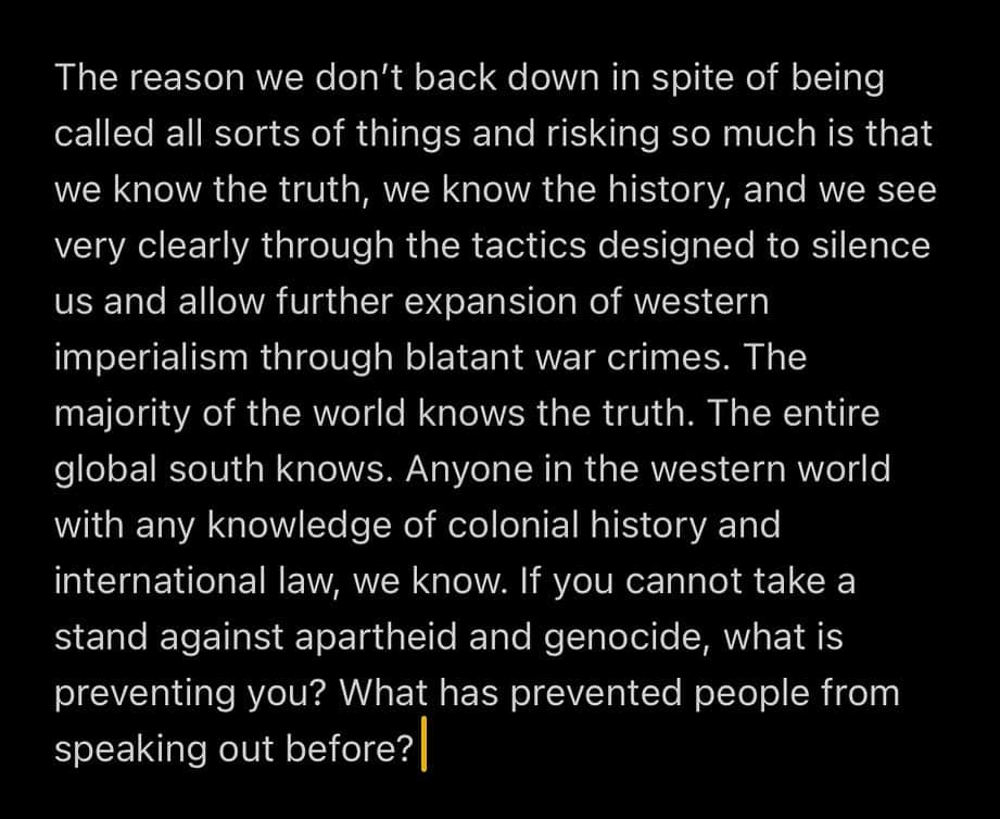 マイケル・マラーキーのインスタグラム：「Here are some thoughts. Human to human.   My heart goes out to everyone going through it right now. I see you. I feel you. We are all victims of systems of oppression and control conditioned heavily by relentless media manipulation that pits us against each other.   The reason we don’t back down in spite of being called all sorts of things and risking so much is that we know the truth, we know the history, and we see very clearly through the tactics designed to silence us and allow further expansion of western imperialism through blatant war crimes. The majority of the world knows the truth. The entire global south knows. Anyone in the western world with any knowledge of colonial history and international law, we know. If you cannot take a stand against apartheid and genocide, what is preventing you? What has prevented people from speaking out before?   I am only one voice, but here is my take on what I think needs to happen in order to have a chance at the ‘peace’ we all so desire. It feels almost futile to say these things at a time like this, but here goes…  The international community must call for an immediate cease fire to prevent any further loss of civilian life. We need fair UN sponsored negotiations prioritising healing & reconstruction. We need multilevel diplomatic initiatives. There must be an OBJECTIVE assessment of war crimes, damages and warranted reparations as well as an inquiry into the root problems of all this with a formulation of alternative paths to secure short term and long term peace and JUSTICE for all parties. All parties must abide by and be judged by international law.   If we can’t do these things, it will only be more death, more suffering, more resistance, more displacement and it will ravage our environment in the process along with the people in it.   “Those who make peaceful revolution impossible will make violent revolution inevitable” - yer man JFK  ✊🏾✊🏿✊🏽 #freepalestine」