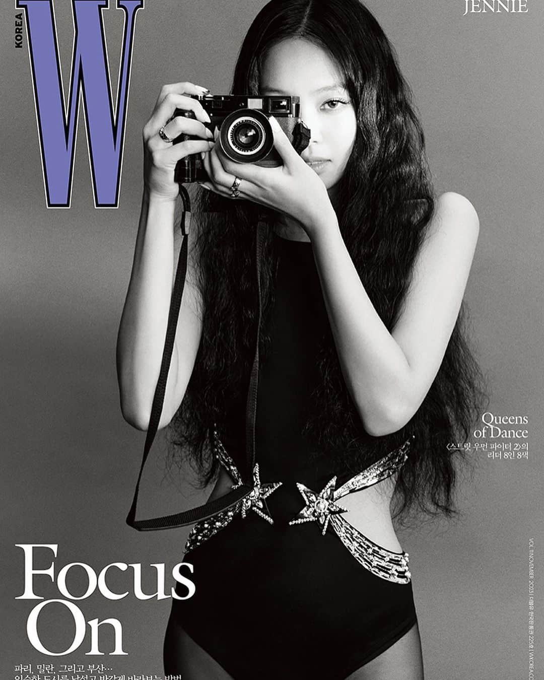のインスタグラム：「#BLACKPINK #JENNIE looks stunning on the cover of #WVolume magazine!   Preorder your copy today!」