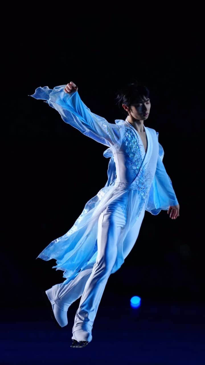 スポニチ写真部　公式のインスタグラム：「「y」 - a new Photo Book of Yuzuru Hanyu #yuzuruhanyu #羽生結弦」