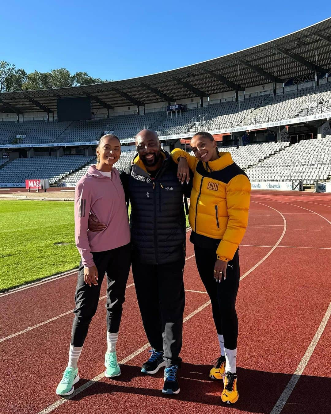 Laviai NIELSENさんのインスタグラム写真 - (Laviai NIELSENInstagram)「We’re home 🇩🇰🫶🏽  Some of you may already know that we decided to switch coaching set ups in the middle of last season. We’re so excited to be working with @coach_t59 in Denmark for this Olympic year.   His depth of knowledge and experience coaching the quarter mile events is extraordinary, and we’ll undoubtedly learn a lot from him 🙌🏽」10月17日 0時33分 - laviai