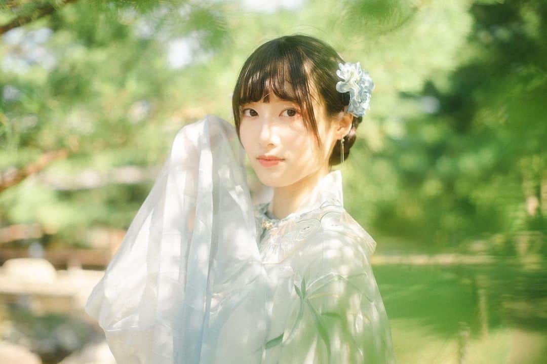 古屋玲奈のインスタグラム：「Instagramの使い方本当にどうすればいいんだろうって感じだったんだけど、自分が好きな写真を見やすく、美術館みたいにすればいいんだと思った。 投稿頑張る🙃 音楽追加とか出来るの初めて知った。」