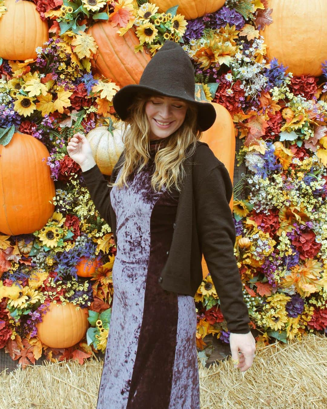 ローラ・カークパトリックさんのインスタグラム写真 - (ローラ・カークパトリックInstagram)「Boo from @kingsislandpr trick or treating event!   My Dress  is @bl_nk_london get 10% code LAURA10」10月17日 0時49分 - laura_allstar