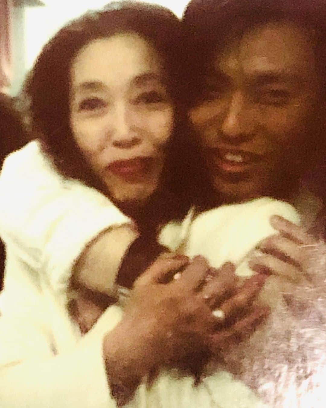 日野賢二さんのインスタグラム写真 - (日野賢二Instagram)「Can’t believe my mom has been on the other side for 3yrs now….. Love U,and Miss U❤️」10月17日 0時46分 - jinobass