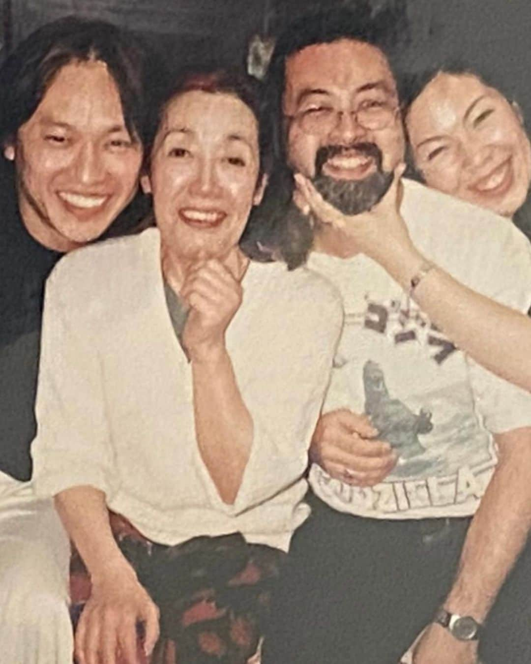 日野賢二さんのインスタグラム写真 - (日野賢二Instagram)「Can’t believe my mom has been on the other side for 3yrs now….. Love U,and Miss U❤️」10月17日 0時46分 - jinobass