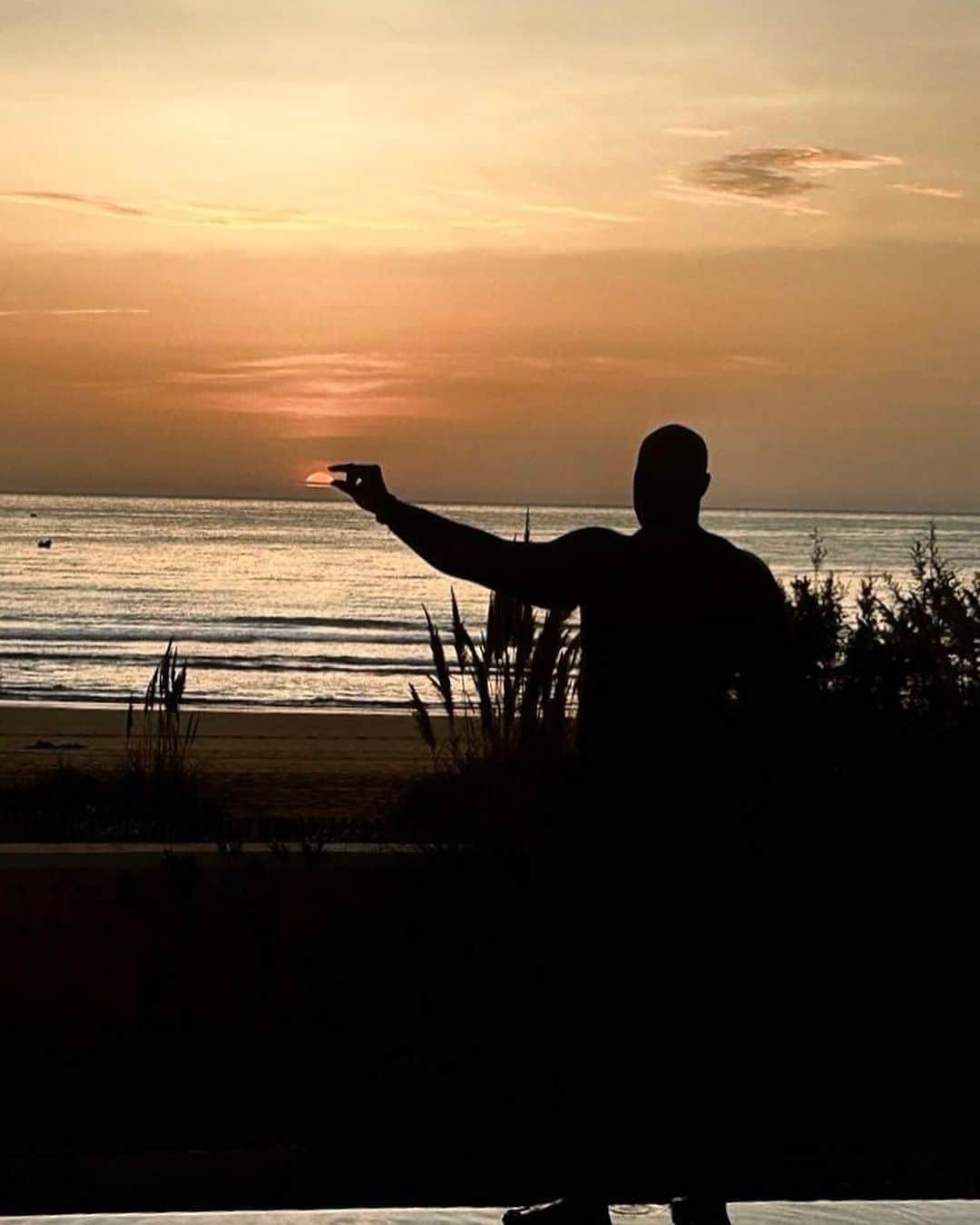 テディ・リネールさんのインスタグラム写真 - (テディ・リネールInstagram)「Catching the sunset ☀️🤏🏾」10月17日 0時46分 - teddyriner