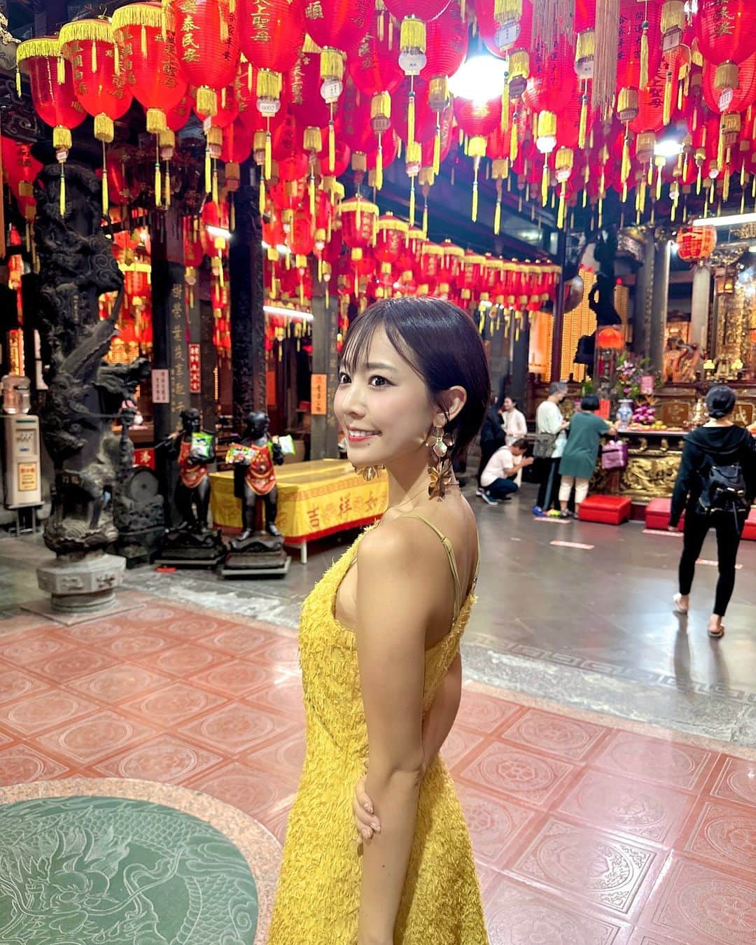 桑原茉萌さんのインスタグラム写真 - (桑原茉萌Instagram)「台湾なう🇹🇼✈️🌏  現地に住んでる友達にも会えて幸せすぎるっ❣️❣️  観光して沢山おいしんでぃな物食べるぞーっ✌️🌈  #taiwan #台湾旅行 #台湾観光 #台湾グルメ #台湾料理 #台湾夜市 #士林夜市 #士林 #🇹🇼 #台湾 #travel #trip #fyp」10月17日 0時52分 - cindystory__