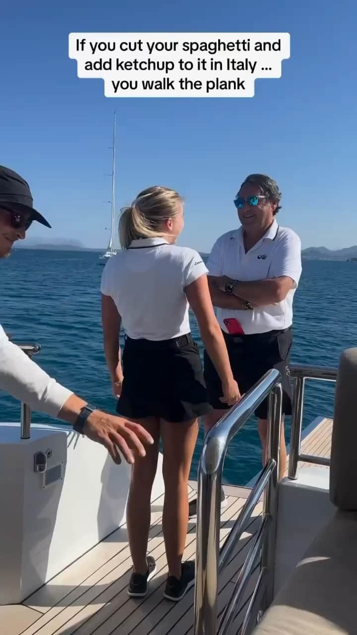 The Luxury Lifestyle Magazineのインスタグラム：「Don’t put ketchup on your spaghetti when you’re in Italy or you walk the plank 😅  Video: @hollyburroughes」