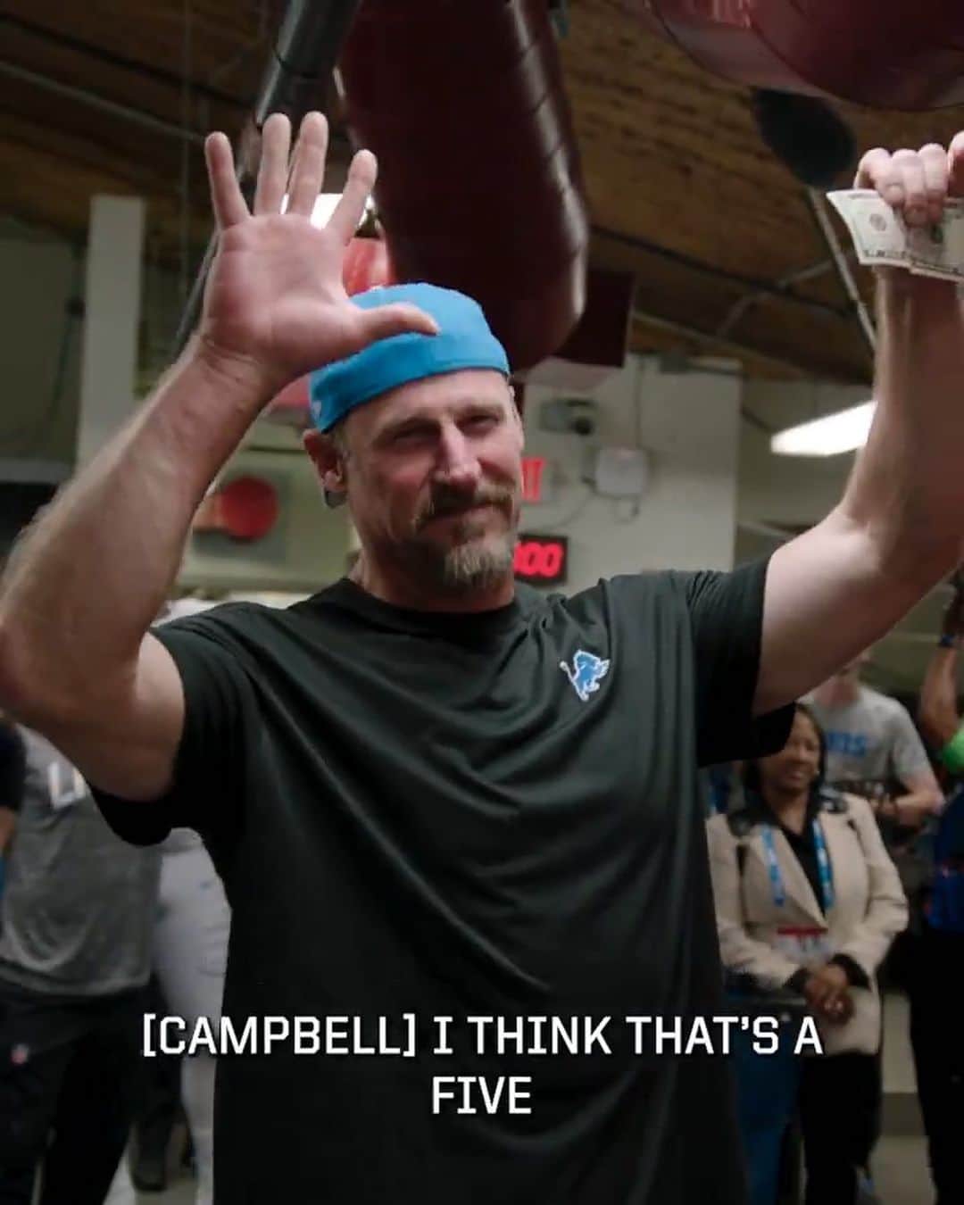 NFLさんのインスタグラム写真 - (NFLInstagram)「Dan Campbell put 5 on it   (via @detroitlionsnfl)」10月17日 1時07分 - nfl