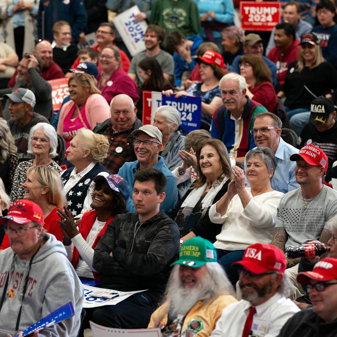ドナルド・トランプのインスタグラム：「THANK YOU ADEL & CLIVE, IOWA! It was great to be back in the home of the First in the Nation Caucuses!! You are just 91 DAYS AWAY from the most important vote of your lives. With your support on Monday, January 15th, we are going to WIN the Iowa Caucuses in an epic landslide, we are going to crush Crooked Joe Biden next November, and we are going to MAKE AMERICA GREAT AGAIN—GREATER than ever before!   Join the #TRUMP2024 Iowa Caucus Team—LINK in bio.」