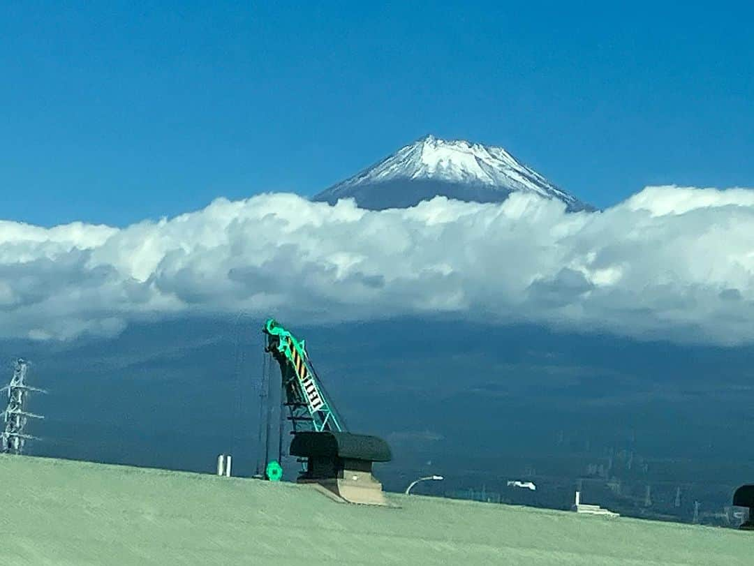 ほんこんさんのインスタグラム写真 - (ほんこんInstagram)「#富士山 #綺麗 #mtfuji  #ほんこん #車窓」10月17日 10時32分 - hongkong2015_4_9