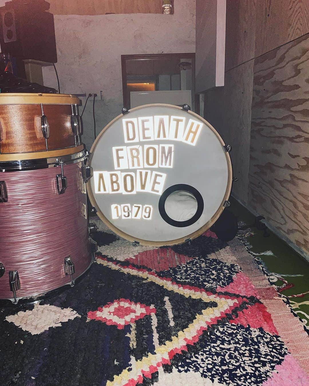 Death from Above 1979のインスタグラム：「tour starts thursday  OCT 19 -  TAMPA OCT 20 - ORLANDO OCT 21 - JACKSONVILLE OCT 22 -  ATLANTA OCT 24 - NASHVILLE OCT 26 - TULSA  OCT 27 -  OKLAHOMA CITY OCT 28 -  DALLAS OCT 29 -  AUSTIN  deathfromabove1979.com/SHOWS」