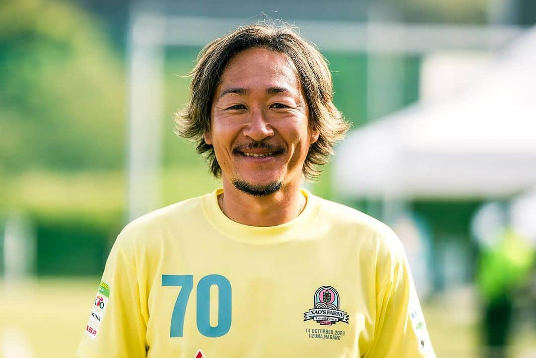 谷口博之さんのインスタグラム写真 - (谷口博之Instagram)「第一回⚽️ 【NAO's FARM CUP 2023】に参加させて頂きました！  総勢250名ほどがいいずなコネクとWESTに集結‼️  秋晴れの中、子供達とサッカースクールや地域の皆さんと試合などを行い楽しい時間を共有させていただきました✨  マリノスユースの先輩 @sgss.18  くん @hayuma.tanaka_official  くん 久しぶりにボールが蹴れて嬉しかったです🙏  @sota_nakazawa  さんとのディフェンスコンビもよかったかなと🤝  キッチンカーも出店しており、直宏くんの収穫したお米も美味しかった〜🍙  長野県、飯綱町　最高‼️  #NAOSFARMCUP2023 #NAOSFARM2023 #NAOsFARM農業 #NAOsFARMサッカークリニック #lizuna ＃飯綱 #みみずや  #藤田泰成  #家木大輔」10月17日 10時59分 - hiroyukitaniguchi29