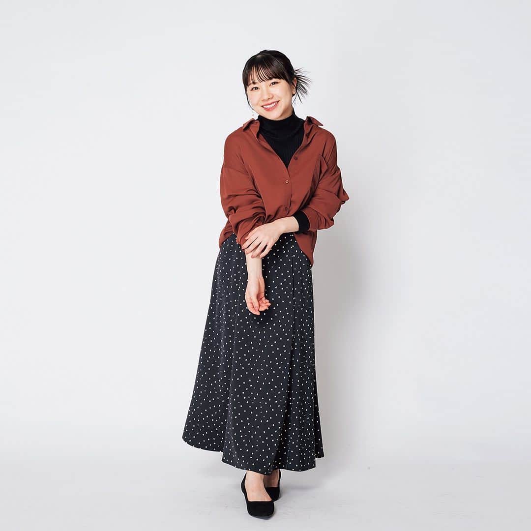 洋服の青山のインスタグラム：「. 洋服の青山60周年を記念し、 モーニング娘。’23改め 「アオヤマ娘。’60」始動です✨ @morningmusume_official × @aoyama_ladies  本日10/17(火)より洋服の青山公式Instagram(リール)/TikTokにて、 オリジナルダンス第一弾が公開です！  石田 亜佑美 @ayumi_ishida.official さんが着こなす、立体感のあるシャツブラウスはレイヤードすると抜け感のあるコーディネートに。秋に一枚あると気温調整しやすいのも嬉しいポイントです！  ・レギュラーカラーシャツブラウス 5,390 円 　(WBL23133-52)  ・タートルネックニットプルオーバー 4,290 円 　(WNT23116-01)  ・ロングフレアスカート 9,790 円 　(WS235133-A)  第二弾以降のオリジナルダンスはもちろん、 限定キャンペーンの開催など、たくさんの企画を皆さまお楽しみに！  #石田亜佑美  #モーニング娘  #アオヤマ娘60  #洋服の青山  #ビジネスカジュアル #ビジカジコーデ #秋コーデ  #ブラウスコーデ  #ブラウス #パンツスタイル #パンツコーデ  #ビジカジ  #ビジカジスタイル  #ビジカジコーデ  #お仕事コーデ  #お仕事コーディネート  #通勤コーデ  #オフィスカジュアル  #オフィスコーデ #コスパ #コスパコーデ  #スーツ女子  #スーツスタイル  #スーツコーデ  #スーツ #スカートコーデ  #スカート #ニット  #ニットコーデ」
