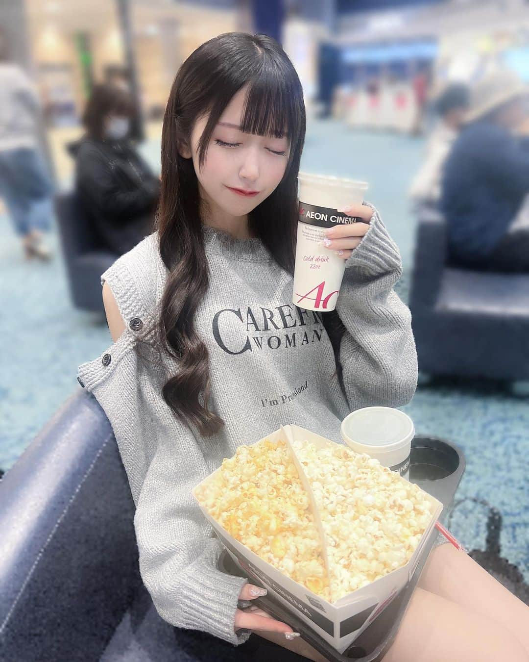 大月美雨のインスタグラム：「美雨映画好き⁡ #粉我 #アイドル #地下アイドル #f4f #followforfollowback #follow4like #いいね返し #japanesegirl #自撮り #自発ください #likeforlike #instagood #量産 #美男美女と繋がりたい #followme #cosplay #cosplaygirl #idol #idol #メイドカフェ #maid #japanesegirl #コンカフェ #秋葉原　#맞팔해요 #맞팔 #선팔하면맞팔　#shein 　#隠しきれないオタク#映画」