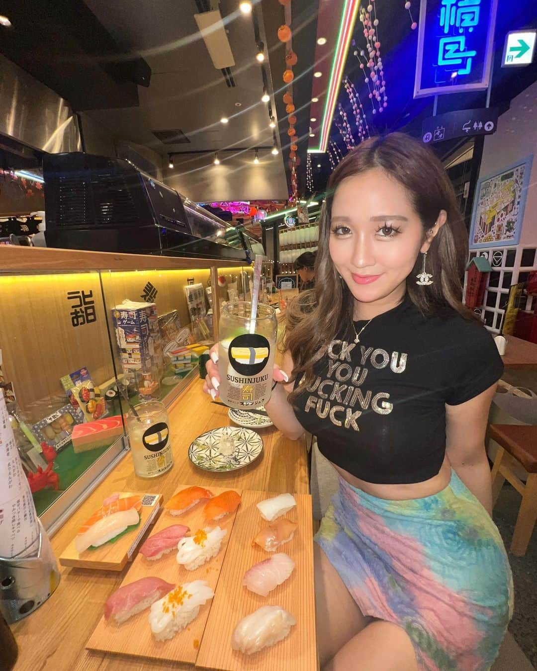 Yumikaのインスタグラム：「おすしtime🍣❤️🖕 浅草飲み〜🍻  #asakusa #浅草」