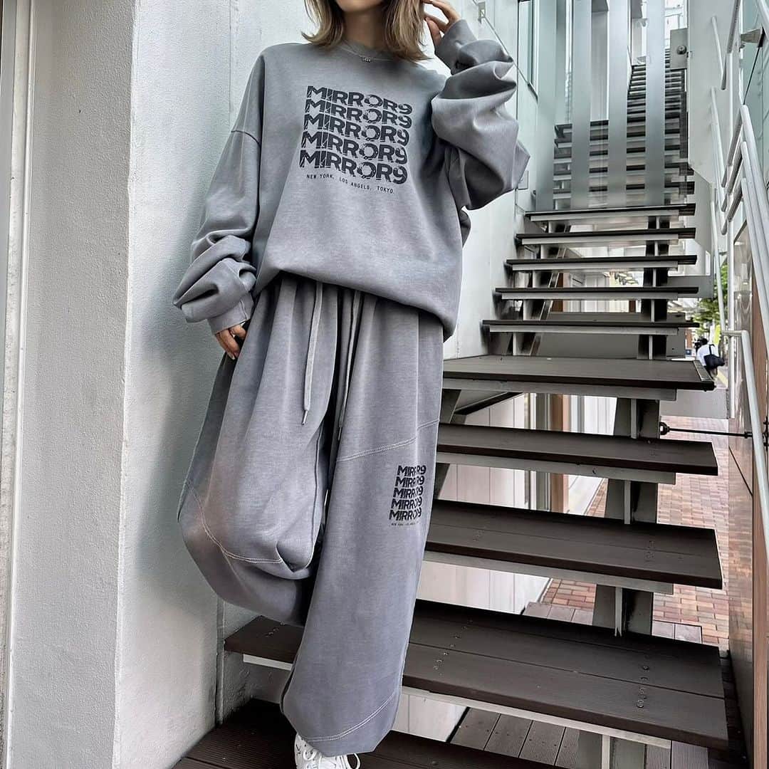 Select Shop MIRROR9のインスタグラム：「. 10/5(thu)20:00 START New Arrival ✔︎Vintage like set up ¥23,100(tax in) color/CHARCOAL  GRAY size/FREE  model @coco_mirror9  162cm GRAY着用 @pink_mirror9  158cm CHARCOAL着用  #MIRROR9 #ミラーナインゴルフ」
