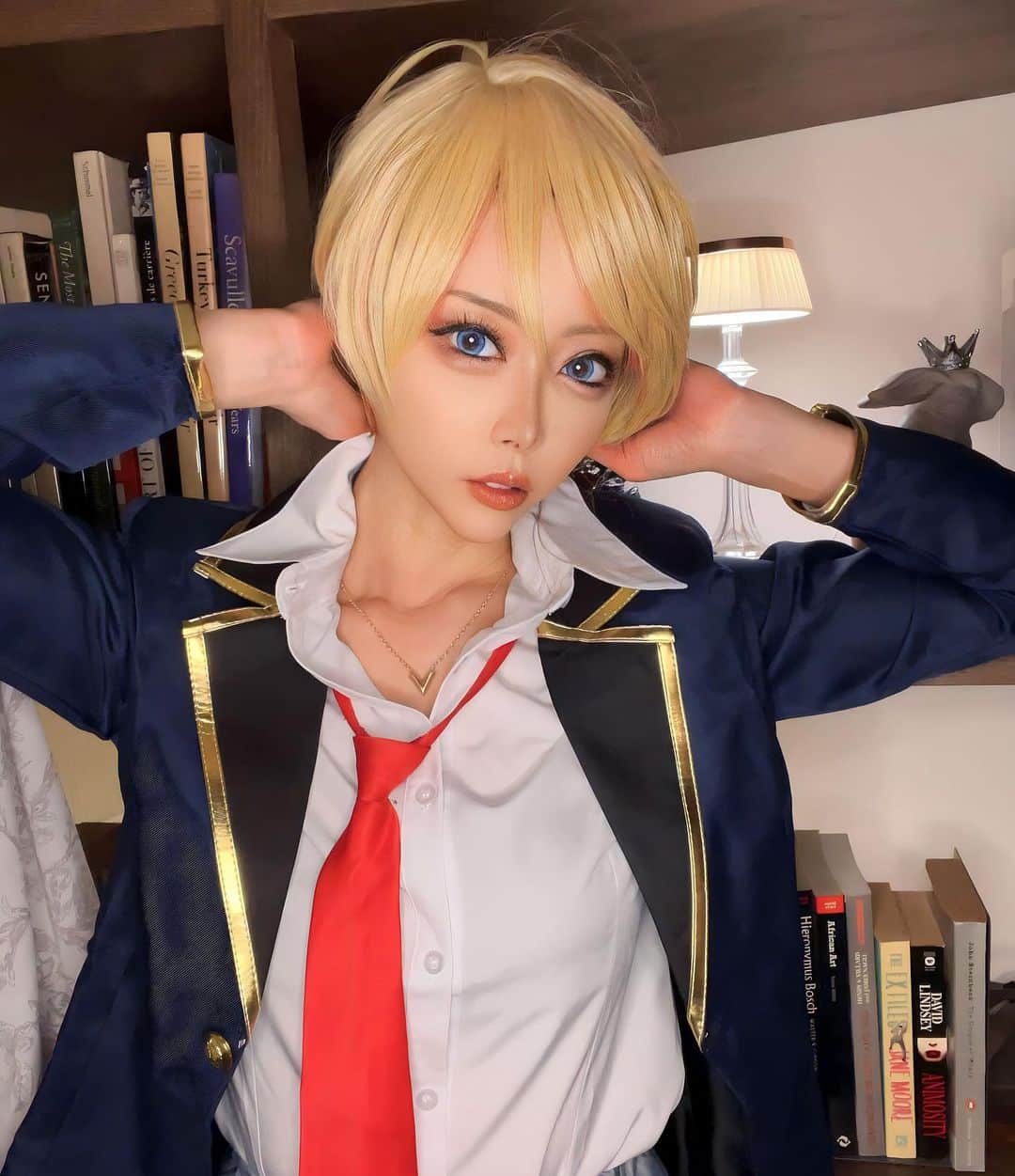 MIUのインスタグラム：「2023.10.15 星野アクア💎  #推しの子　#cosplay #コスプレ　#男装」