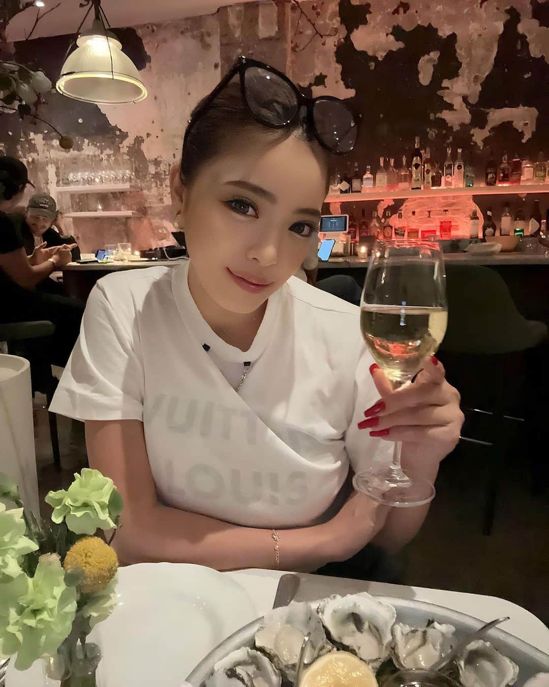 のインスタグラム：「Oyster🦪🍾 こっちでオイスターばっか🈵  そしてCYBERJAPAN DANCERS ファンイベント開催🚩 10/28日 (土) 14:30-20:00 渋谷の Camelot にて🎡❤️  今回はハロウィンという事で皆がコスプレでダンスとライブと特典会など、盛りだくさんのイベントです🎃✨  18:00〜2ショットの販売も開始しました📸✨ お待ちしてます😍  #cjd_riona #CYBERJAPAN #サイバージャパン」
