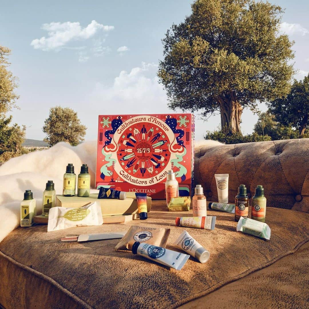 ロクシタンのインスタグラム：「Enjoy 24 days of peace, love and beauty this season with the Cultivators of Love Advent Calendar. Featuring bestsellers like Immortelle Divine Cream, Shea Butter Hand Cream and Almond Milk Concentrate, hair care, surprise limited editions and much more!   Each day reveals a new delightful edition to your beauty routine.」