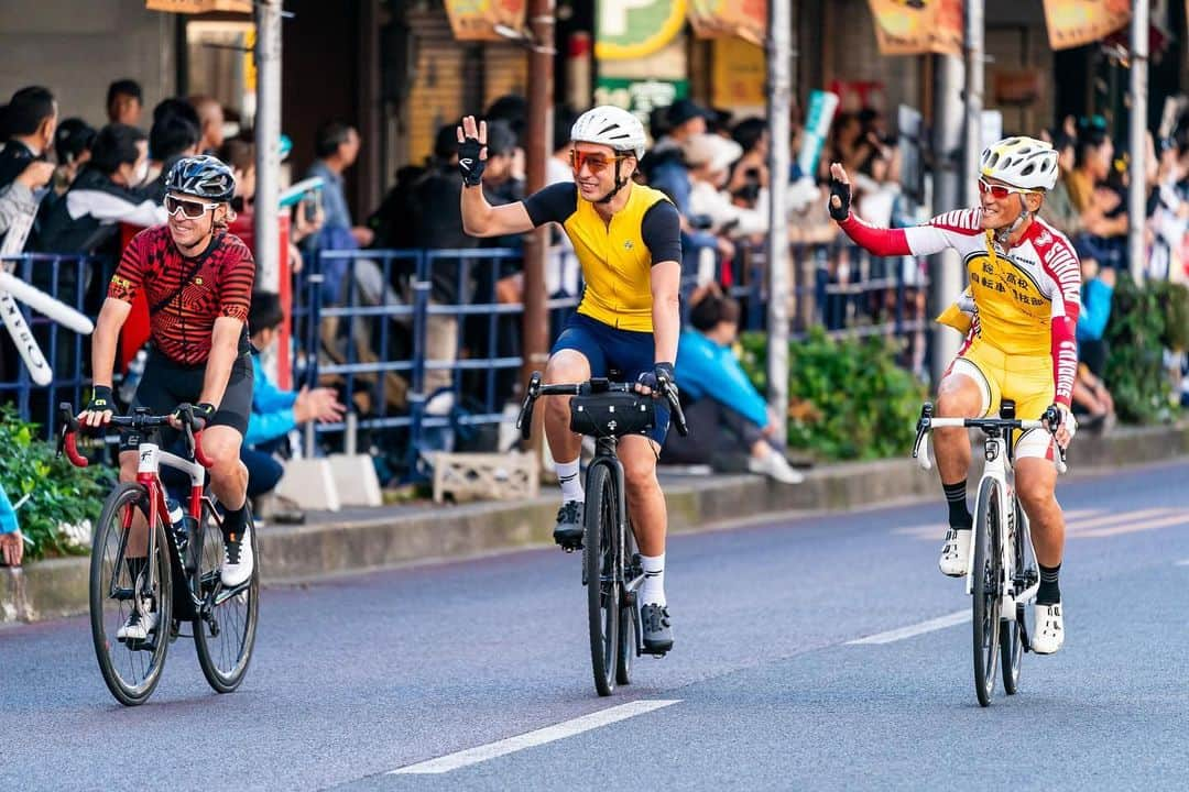 別府史之さんのインスタグラム写真 - (別府史之Instagram)「ジャパンカップの公式大会アンバサダーとして参加しましたが、選手としての立場ではなくこうして大会に関われた事はとても貴重な経験でした。  会場でお会いした皆さんお声がけありがとうございました😉  @japancup_utsunomiya / @ekoicycling」10月17日 3時06分 - fumybeppu