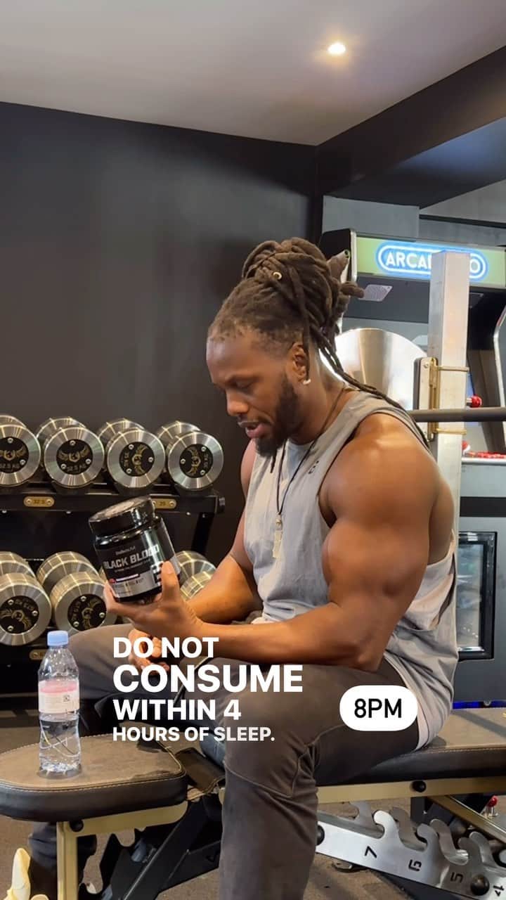 Ulissesworldのインスタグラム：「Taking Pre-Workout at night. 😂🤣 Who can relate? 😭  It’s only 1 scoop … what could go wrong 👀 @biotechusa   #ulissesworld #preworkout #funny #humor #biotechusa」