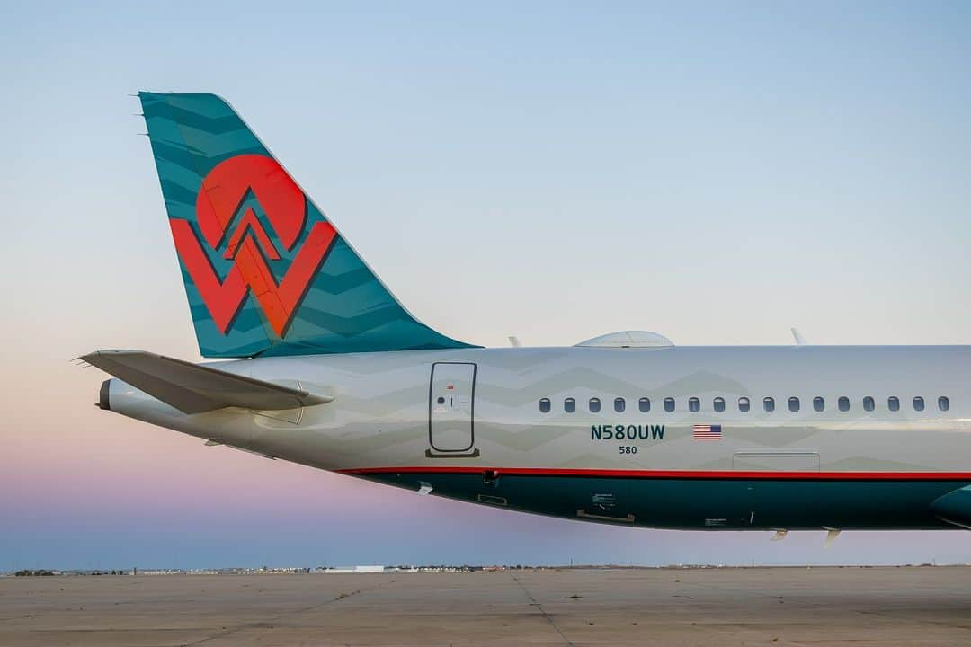 アメリカン航空さんのインスタグラム写真 - (アメリカン航空Instagram)「We're soaring through memory 'plane' with our newly painted America West heritage livery! ✈️ 🥳  Have you spotted this beauty yet? 👀 📷」10月17日 3時19分 - americanair